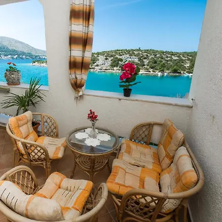 Terrasse Mit Meerblick Grebastica